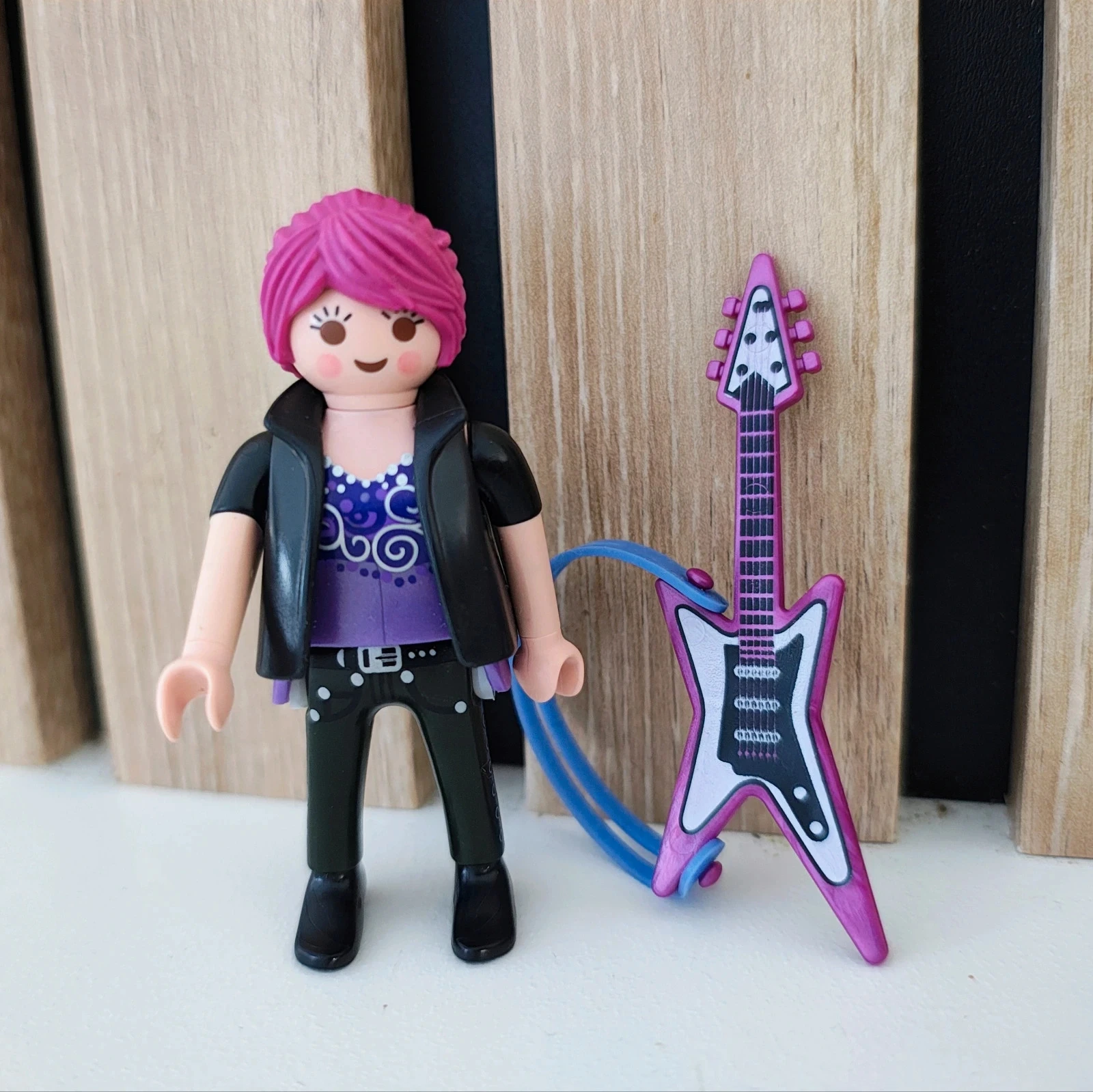 Personnage bonhomme Playmobil collection rockeur + guitar